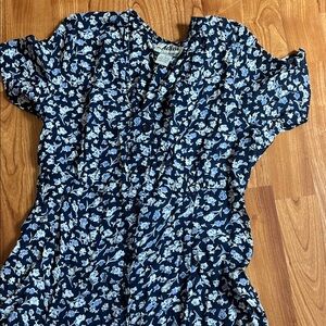 Women’s vintage 90s Cottagecore Navy Blue Floral Maxi Dress with pockets